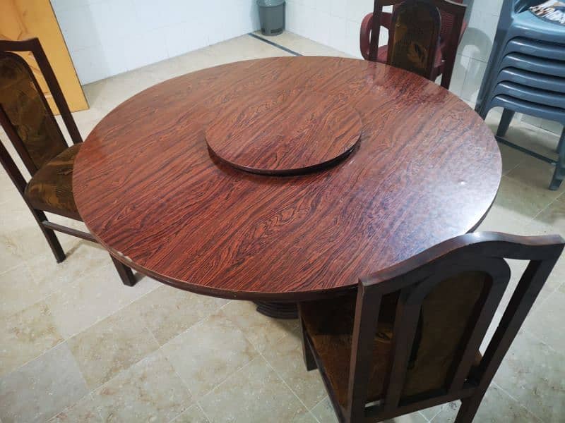 Round Dining table 2