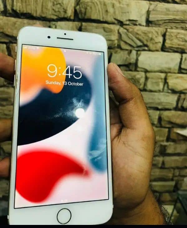 iPhone 7 plus  32GP.    PTA approved.    (03284024742) 3