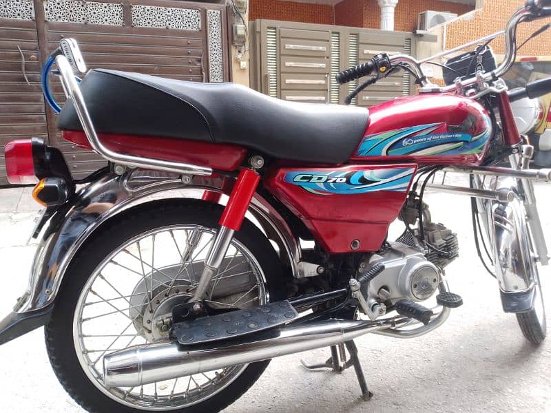 Honda CD70 7