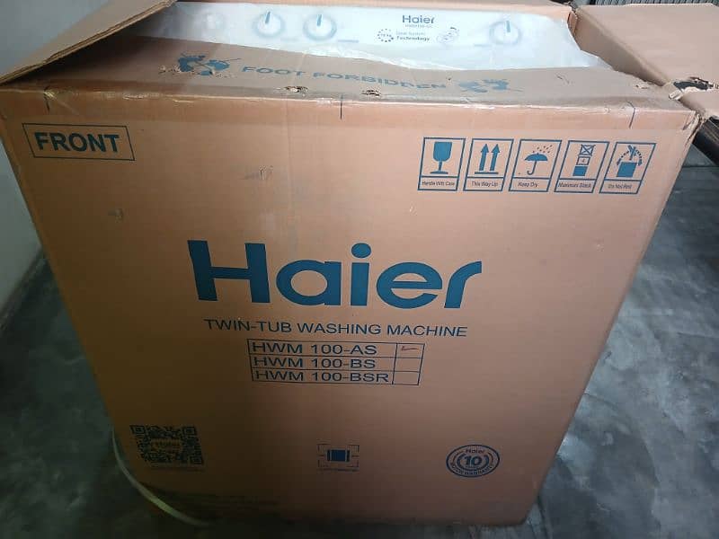 Haier TWIN-TUB WASHING MACHINE  HWM 100-AS,10kg Gear system technology 3