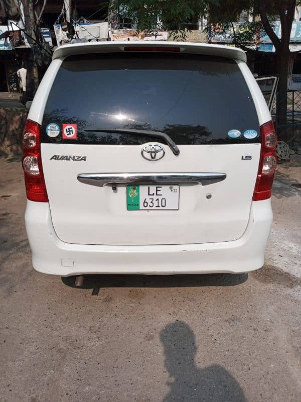 Toyota Avanza 2011 4