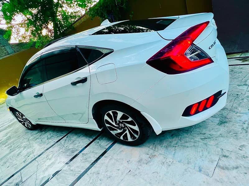 Honda Civic Oriel 2017 3