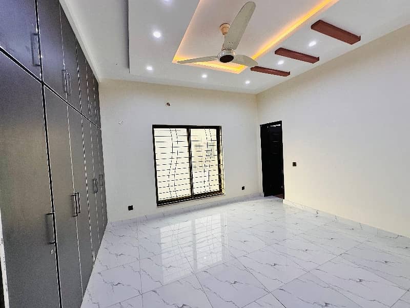 10 Marla Facing Park New House For Sale In Bahria Town Lahore 16