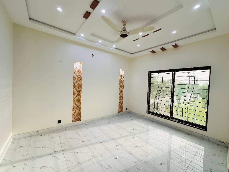 10 Marla Facing Park New House For Sale In Bahria Town Lahore 20