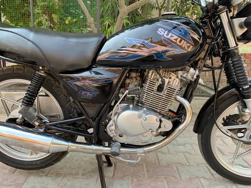 Suzuki GS 150 SE 2