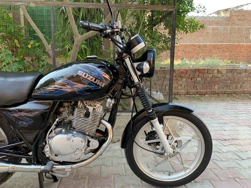 Suzuki GS 150 SE 3