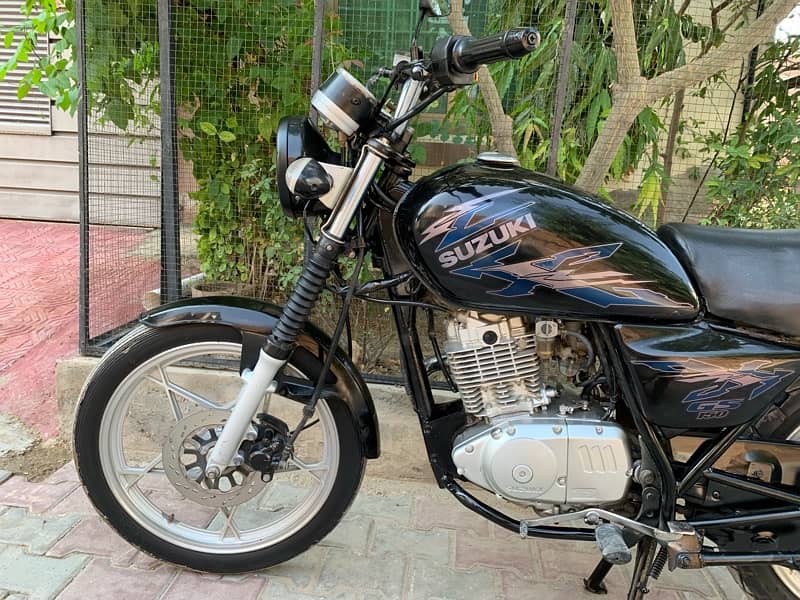 Suzuki GS 150 SE 5