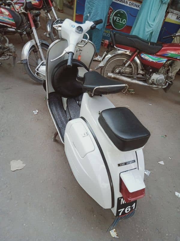 Vespa Super 150 3