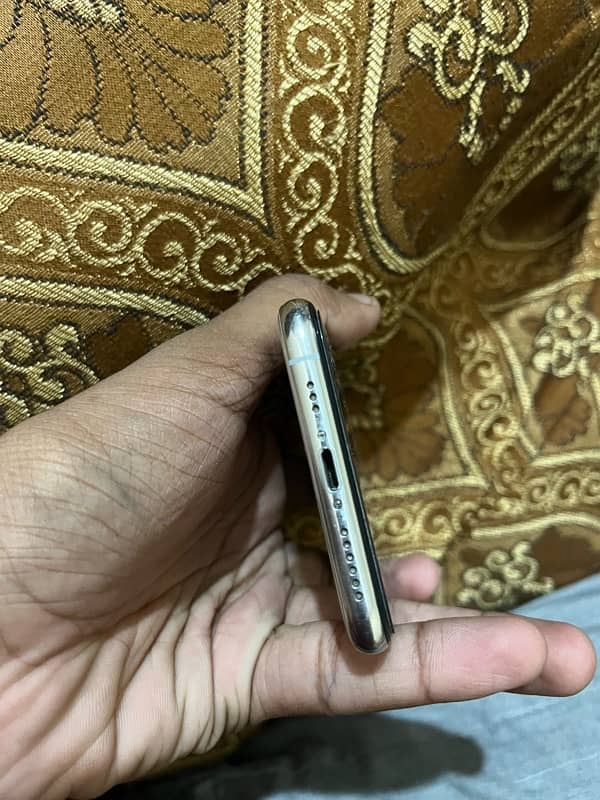 Iphone Xs All Okay Scratch On Back paper Not back 3