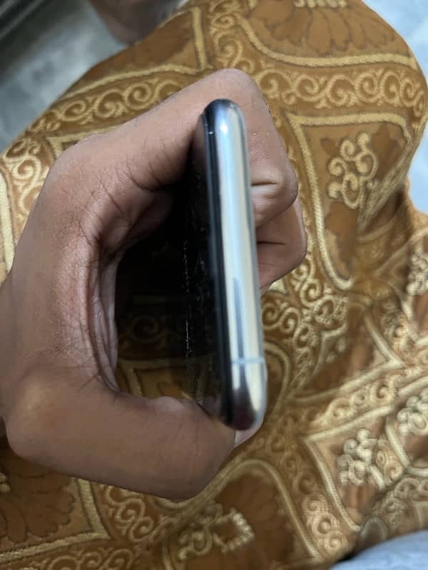 Iphone Xs All Okay Scratch On Back paper Not back 6