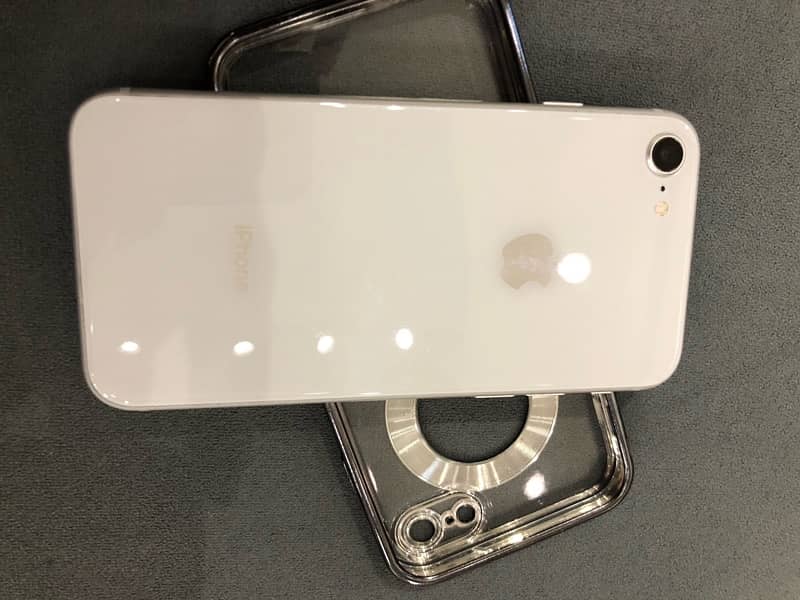 Iphone 8 PTA Approved 256gb white colour 4