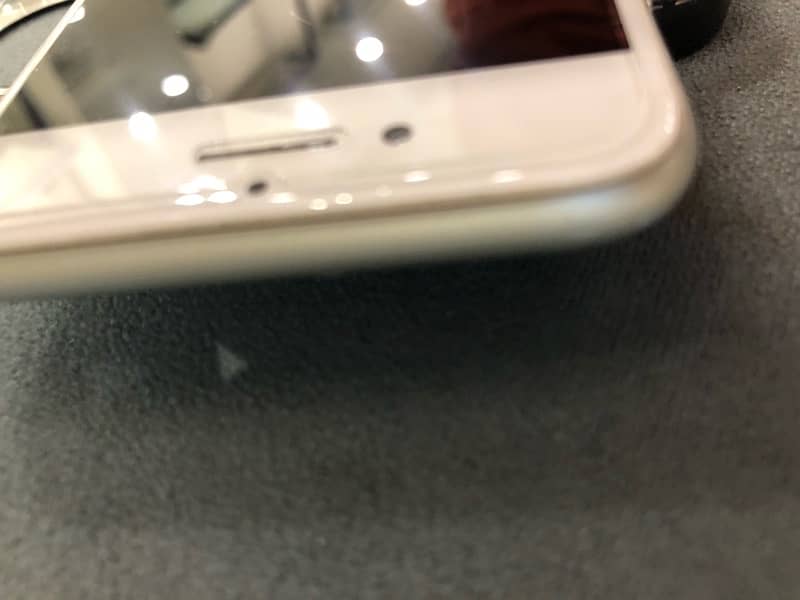 Iphone 8 PTA Approved 256gb white colour 6