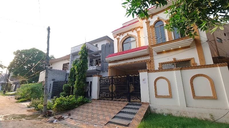 Gorgeous Corner 7 Marla House For sale Available In Punjab Small Industries Colony 2