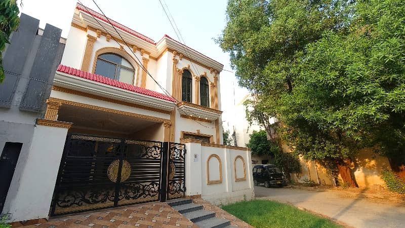 Gorgeous Corner 7 Marla House For sale Available In Punjab Small Industries Colony 3