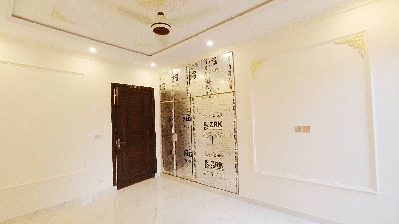 Gorgeous Corner 7 Marla House For sale Available In Punjab Small Industries Colony 20