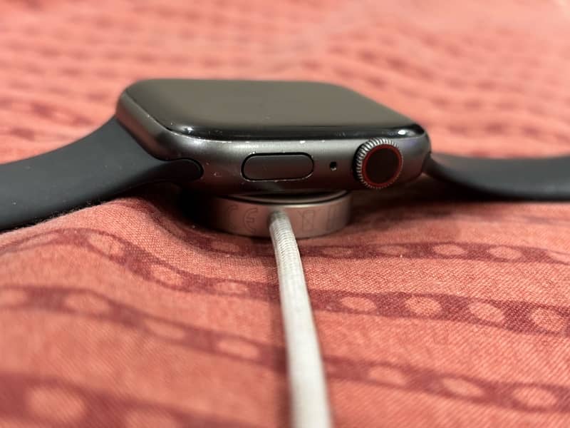 Apple Watch series 4 44mm Cellular 4