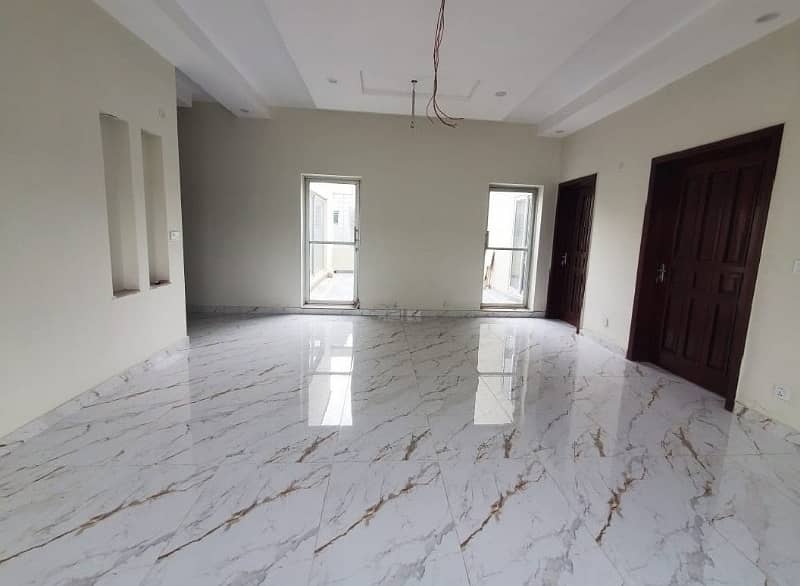 Majestic And Affordable 1 Kanal Upper Portion For Rent In DHA Phase 1,Block N, Lahore. 2