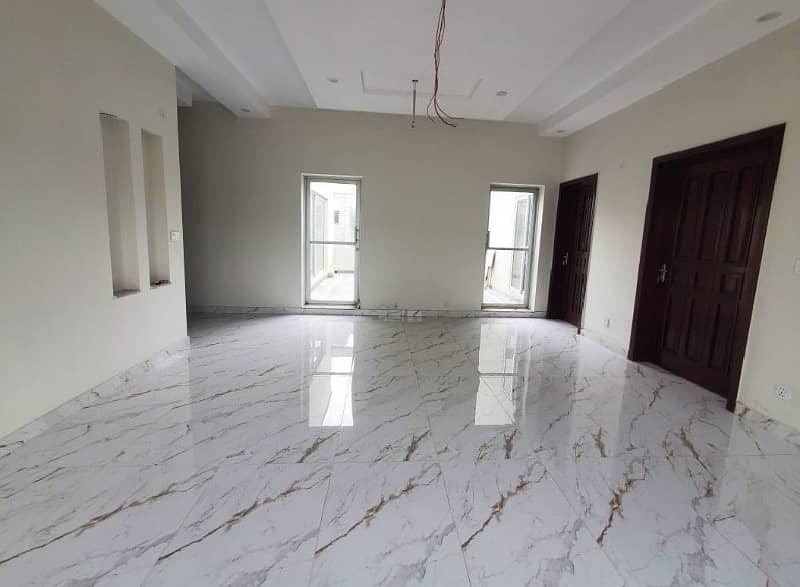 Majestic And Affordable 1 Kanal Upper Portion For Rent In DHA Phase 1,Block N, Lahore. 8