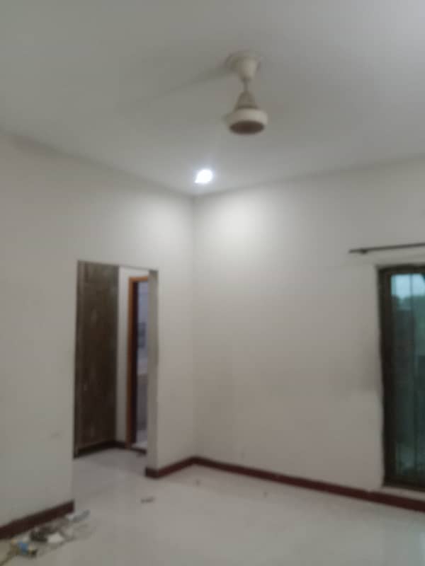 1 KANAL UPPER PORTION FOR RENT WITH GAS 7