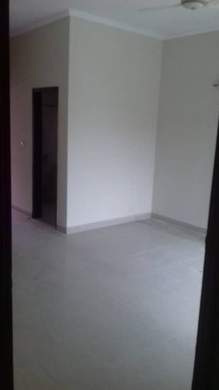 10 Marla 4 Bedrooms House For Sale Sector-B Askari-10 Lahore 9