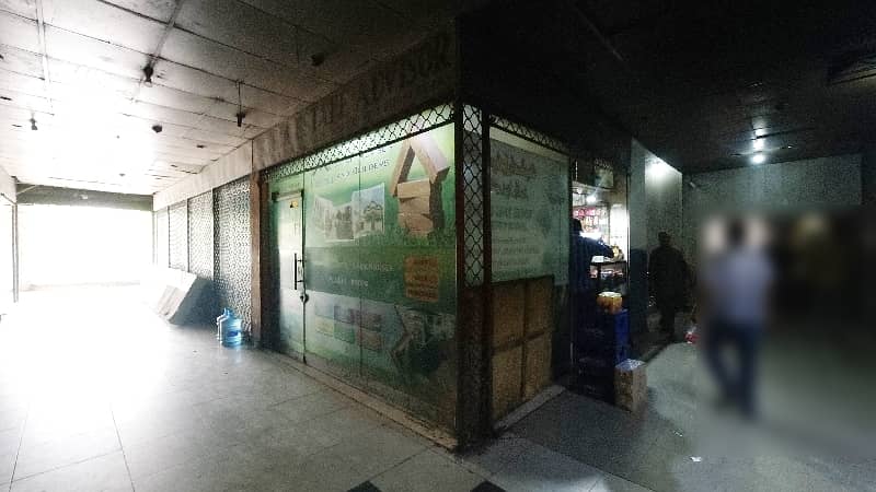 Prime Location Main Boulevard Gulberg Shop For Sale Sized 95 Square Feet 5