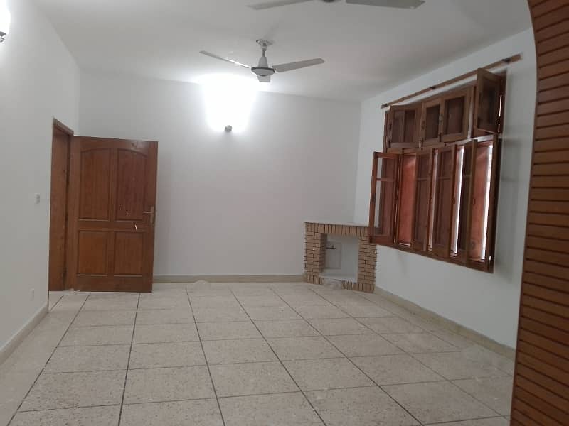 F6 upper portion for rent 3 bedroom with attached bathroom drawing dining 1