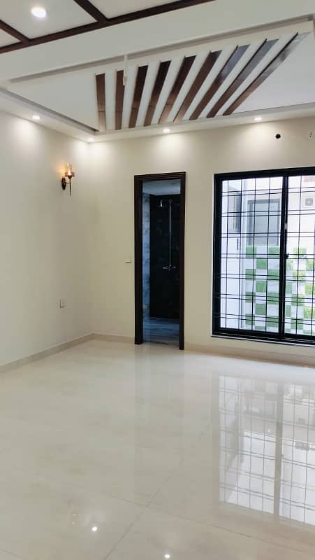 A 500 Square Feet Flat In Lahore Is On The Market For rent 5