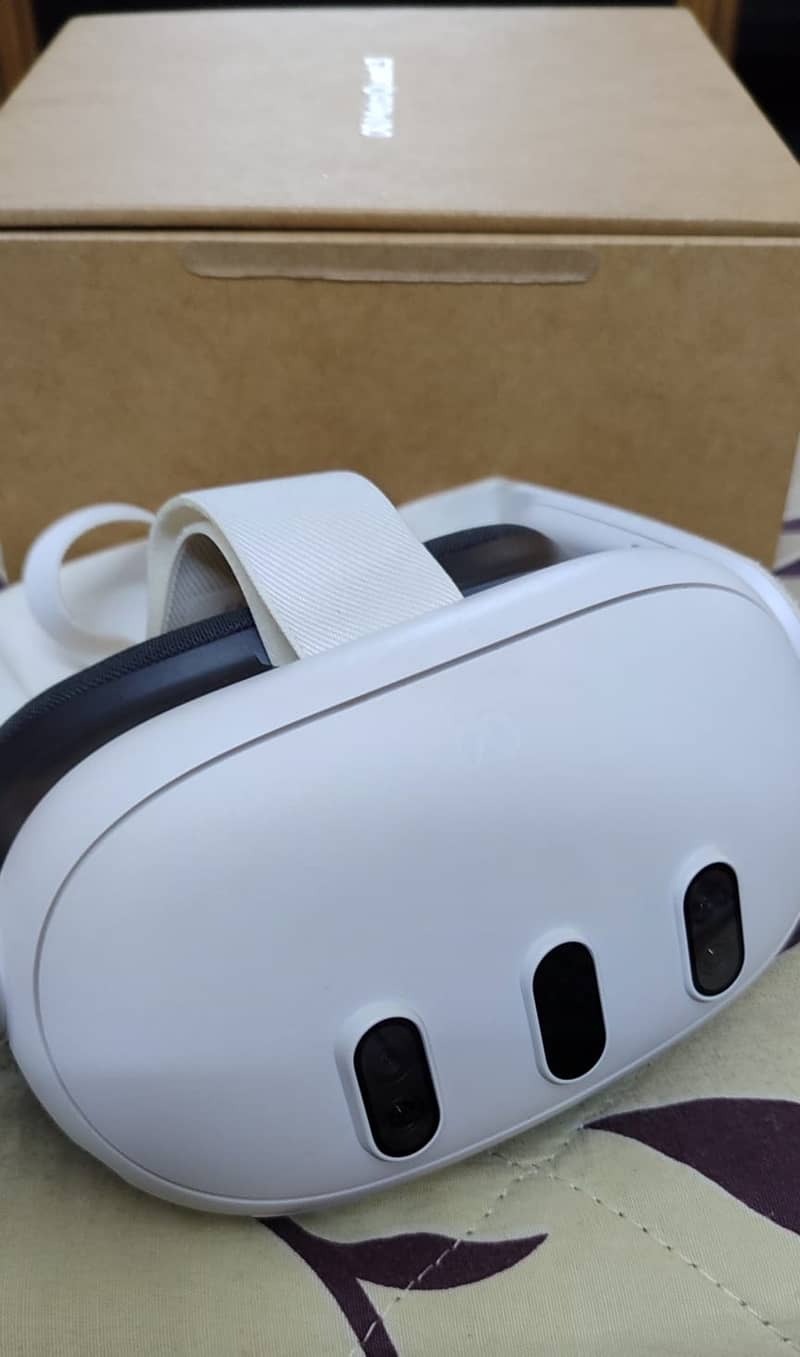 Meta Quest 3 128GB— Breakthrough Mixed Reality Headset 6