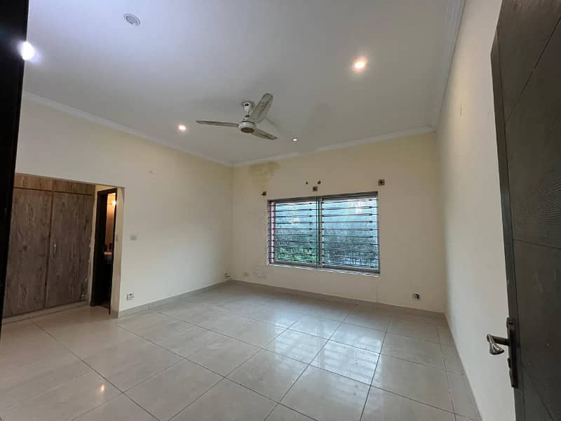 14 Marla house available for Rent in G-13/3 7