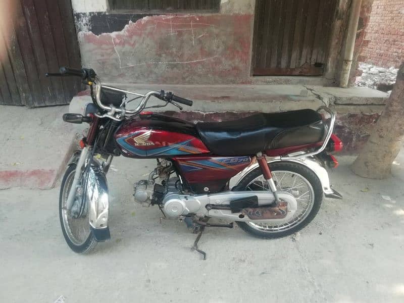 Honda CD 70 Good condition all Punjab nomber lagaa hy 0321 7376613 4