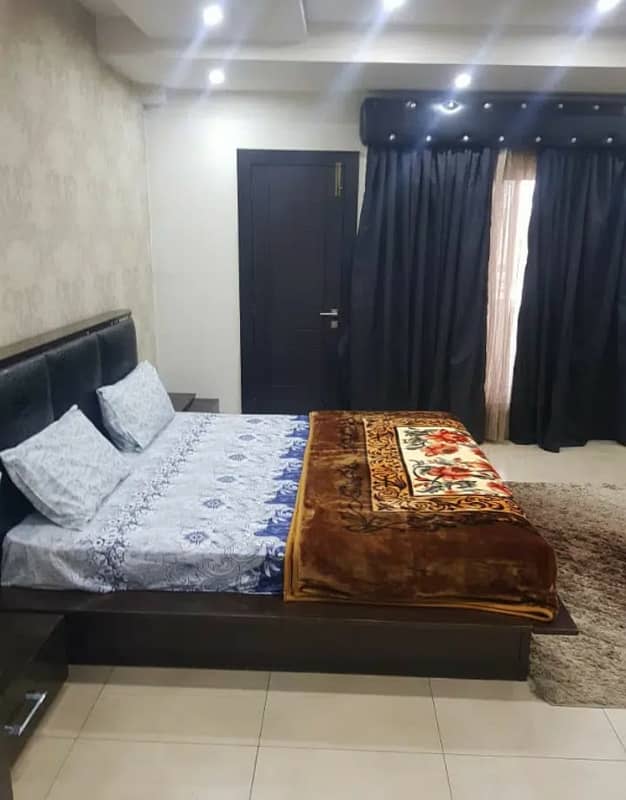 Two bedroom phr day Short Time flats available Bahria Twon 0