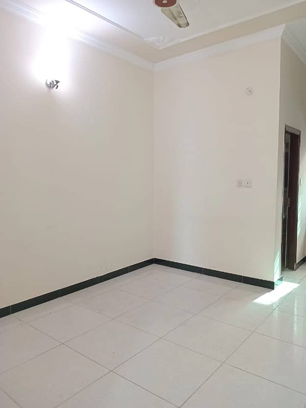 5 Marla Upper portion for Rent in G-14/4 8