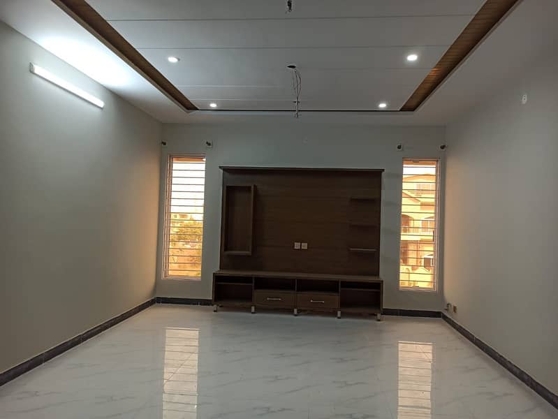 1 Kanal House For Sale In D-17 0