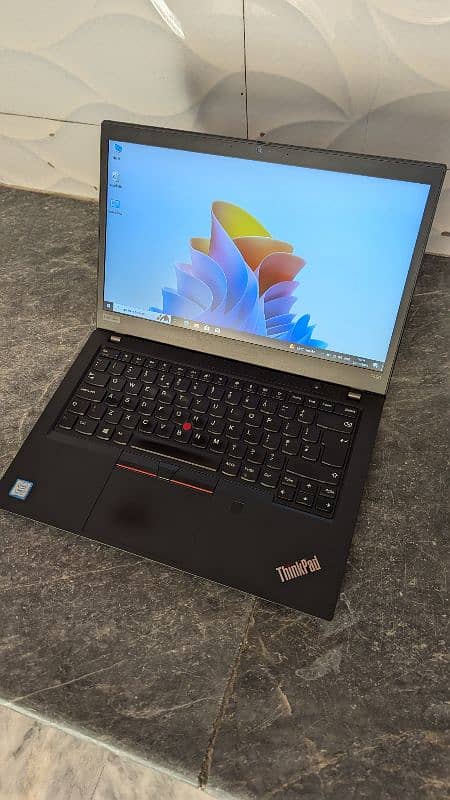 Lenovo T490 Core i7 8th gen 8gb ddr4 ram type c charger slim laptop 6