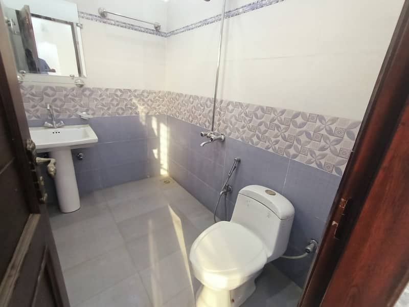 Ideal Prime Location 5 Marla House Available In Izmir Town, Izmir Town 2