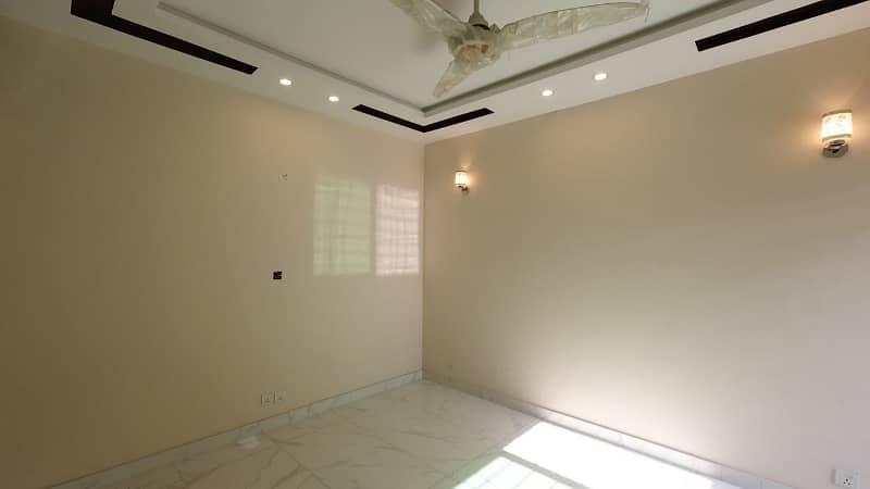 Ideal Prime Location 5 Marla House Available In Izmir Town, Izmir Town 4