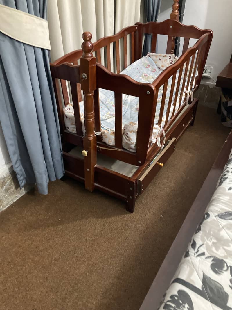 Baby cot 2