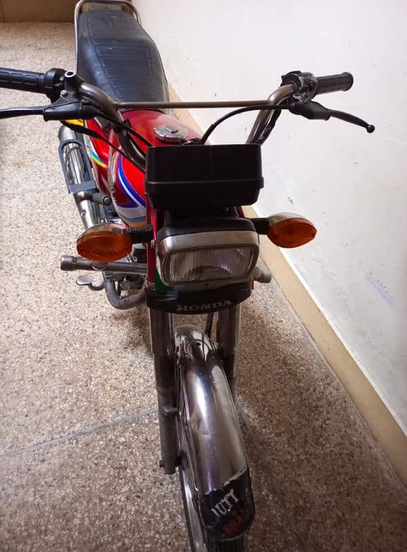 Good condition Honda 125 bike 1