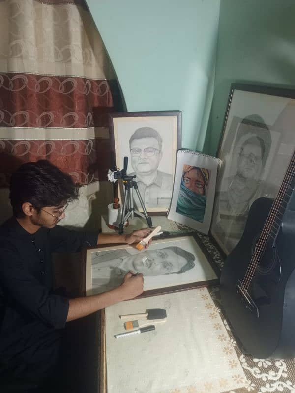 Khud ka Pencil sketch banvayain bhot hi kam keemat mai. 3