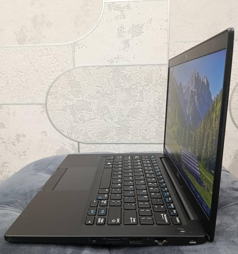 Dell Latitude 7380 - Intel Core i5 - 7th Generation Laptop 4