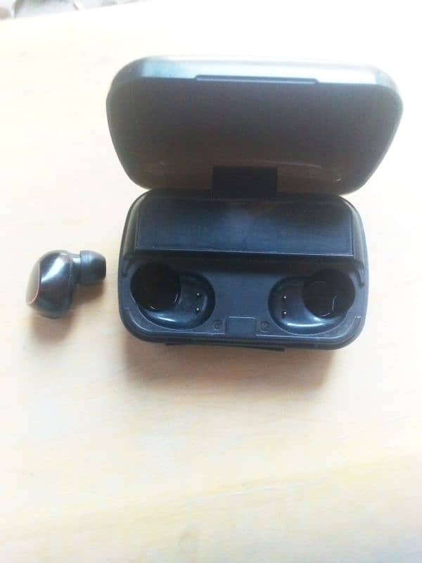 Bluetooth headphones only 1 parts and loh price sell 1