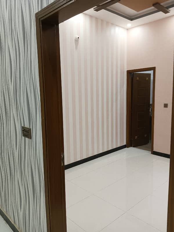 Corner 900 Square Feet Flat For Sale Available In Gulshan-E-Iqbal Town 11