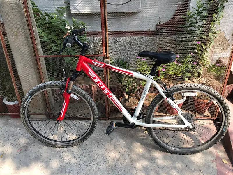 TREK 3700 Mountain Bike 0