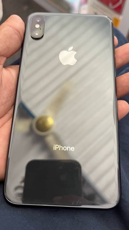 iPhone XS MAX 1