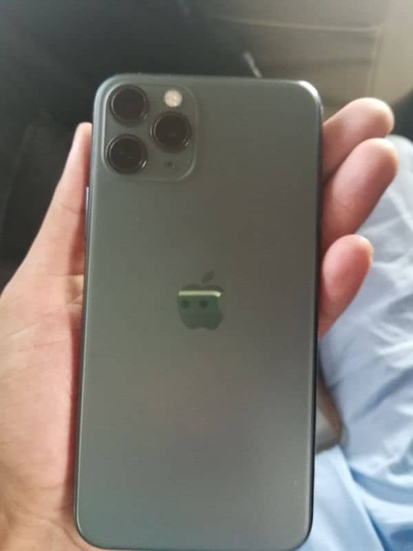 Apple i. phone 11 pro 6