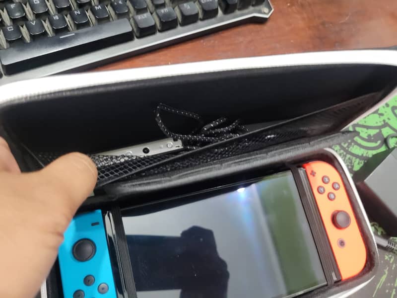 [Throwaway] Nintendo Switch OLED + SSD + Acccessories + (9.95/10) 5