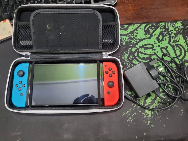 [Throwaway] Nintendo Switch OLED + SSD + Acccessories + (9.95/10) 6