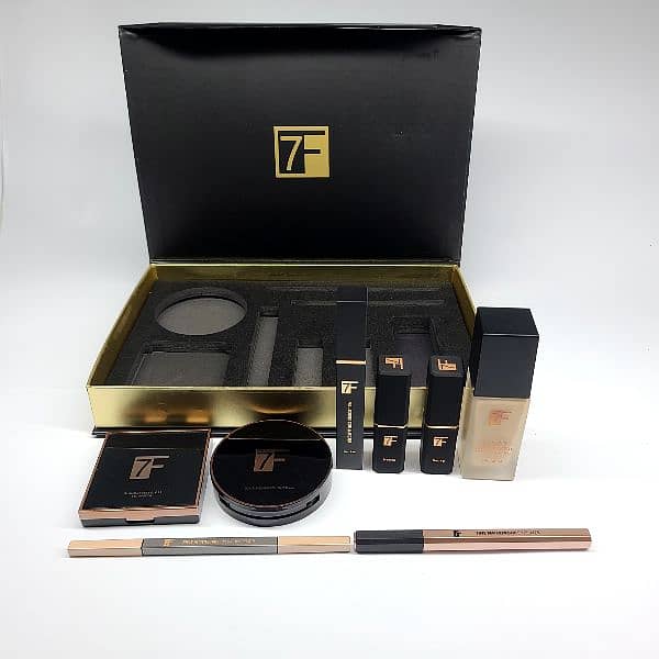 New 8 pieces makeup kit by 7F 0