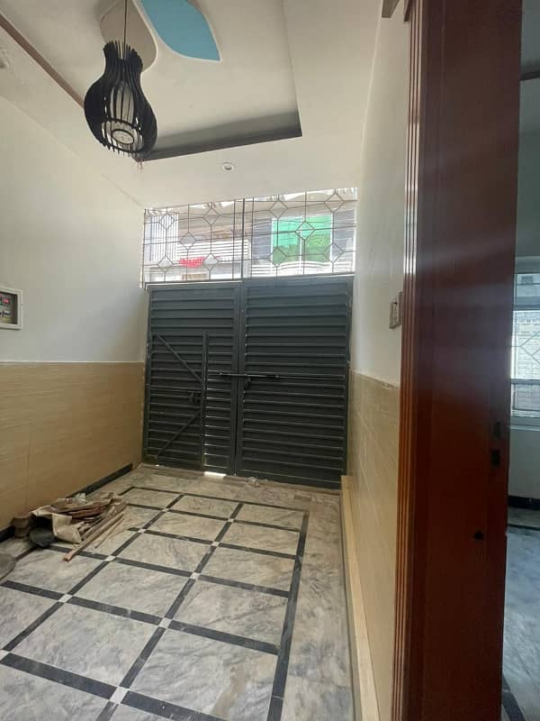 Prime Location House Of 3 Marla Is Available In Contemporary Neighborhood Of Warsak Road 3