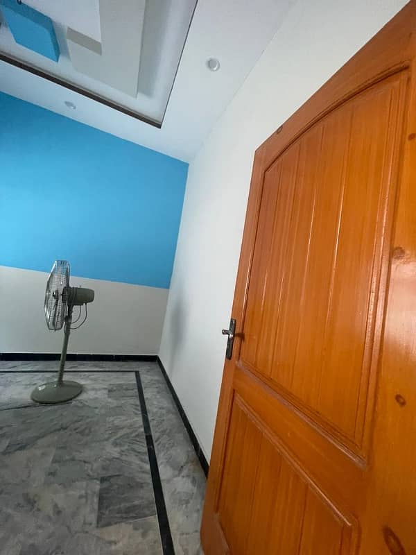 Prime Location House Of 3 Marla Is Available In Contemporary Neighborhood Of Warsak Road 5